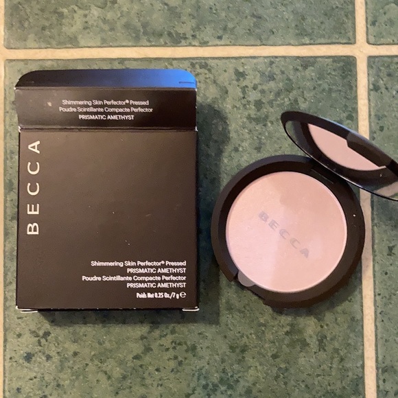 BECCA Shimmering Skin Perfector Pressed Highlighter Prismatic Amethyst - Picture 14 of 16